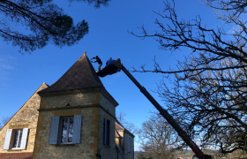 agréas en ciment sur les arrêtiez de couverture