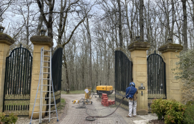 Peinture portail chateau Saint-Crypien
