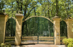 Peinture portail chateau Saint-Crypien